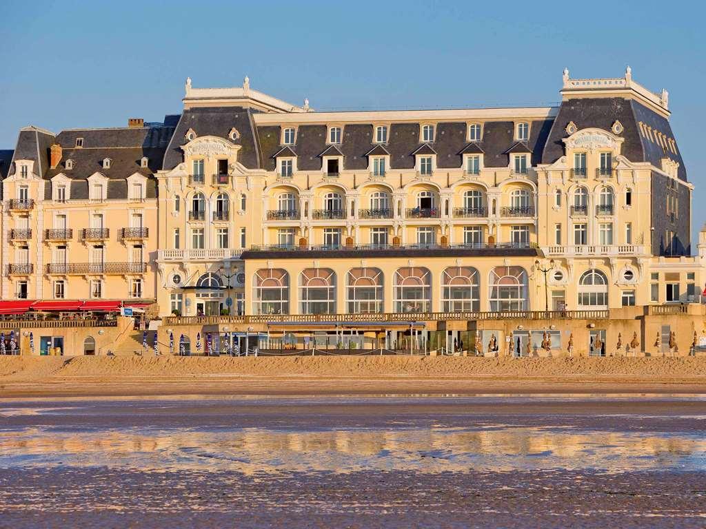 Le Grand Hôtel de Cabourg face à l’Océan © DR Le Grand Hôtel de Cabourg face à l’Océan © DR